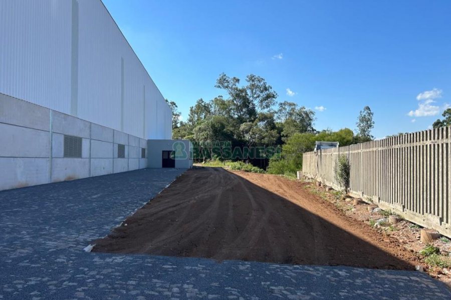 Pavilhão com 1320m², no bairro Forqueta em Caxias do Sul para Alugar
