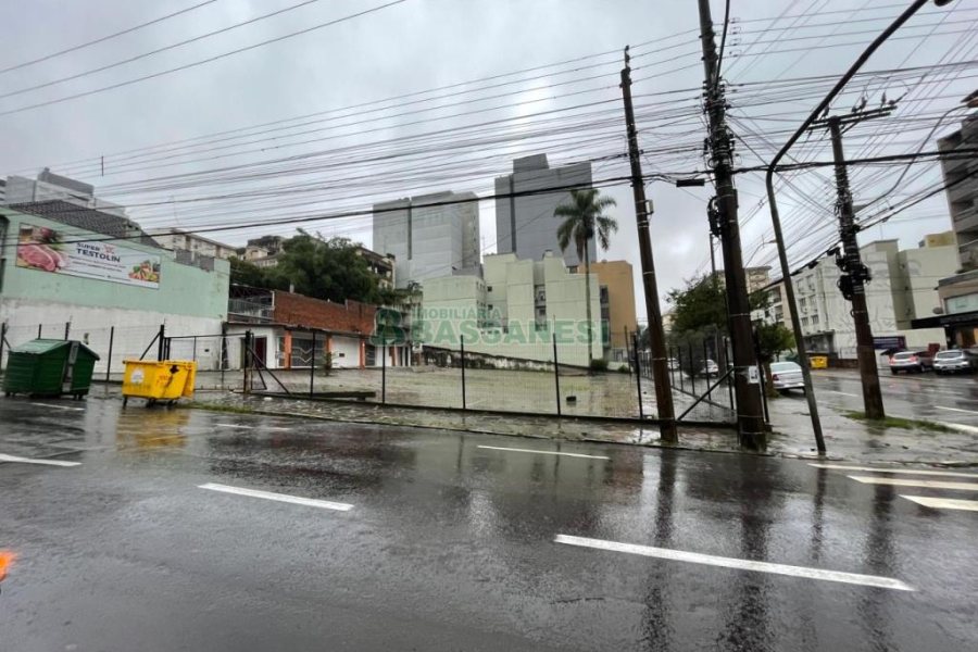 Terreno com 1200m², no bairro Centro em Caxias do Sul para Alugar