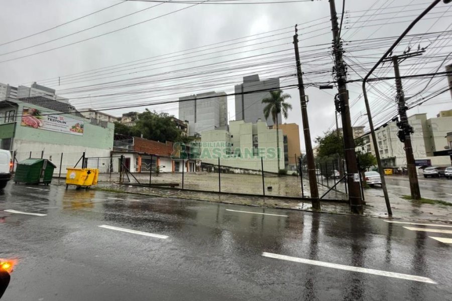 Terreno com 1200m², no bairro Centro em Caxias do Sul para Alugar