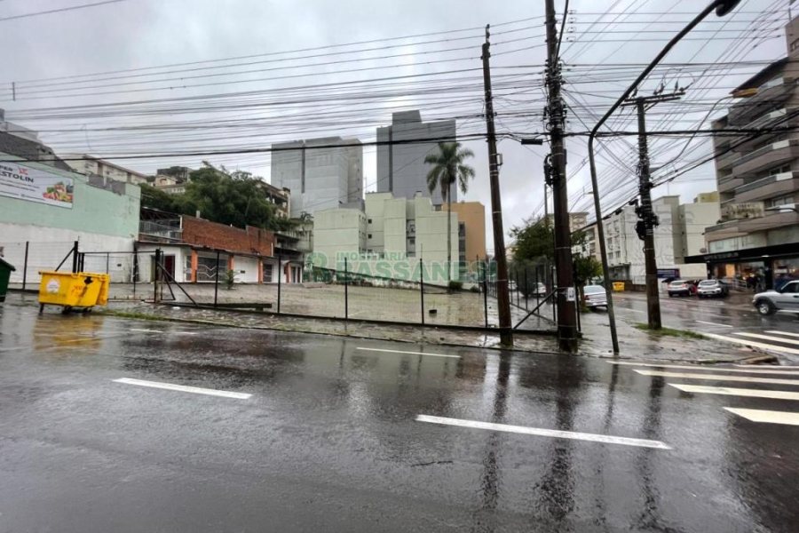 Terreno com 1200m², no bairro Centro em Caxias do Sul para Alugar