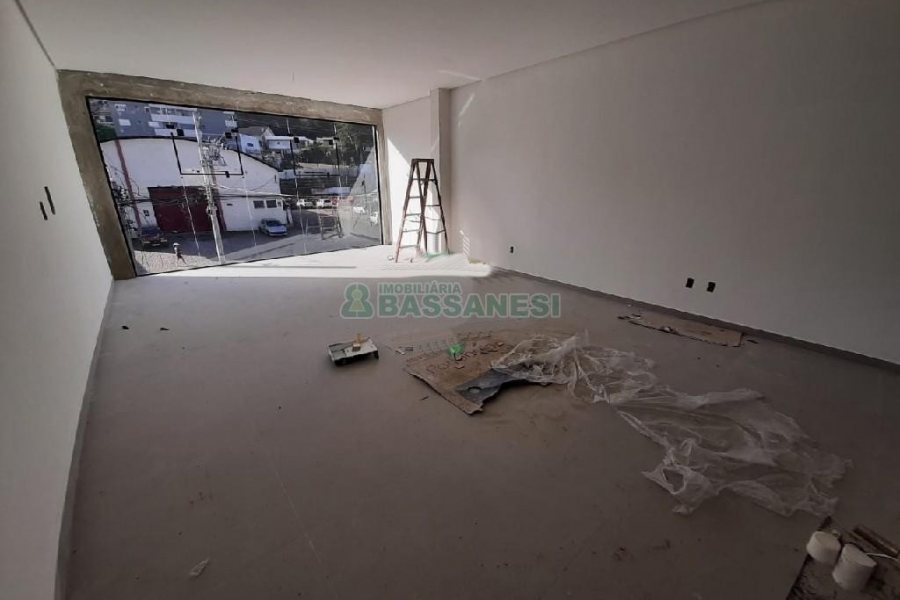 Loja com 130m², no bairro Santa Lúcia em Caxias do Sul para Alugar