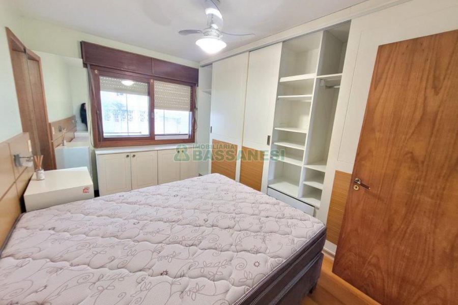 Apto Mobiliado com 80m², 2 dormitórios, 1 vaga, no bairro Centro em Caxias do Sul para Alugar