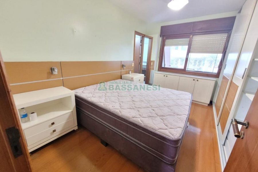 Apto Mobiliado com 80m², 2 dormitórios, 1 vaga, no bairro Centro em Caxias do Sul para Alugar