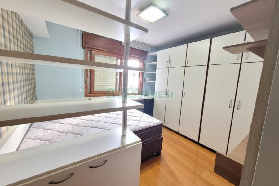 Apto Mobiliado com 80m², 2 dormitórios, 1 vaga, no bairro Centro em Caxias do Sul para Alugar
