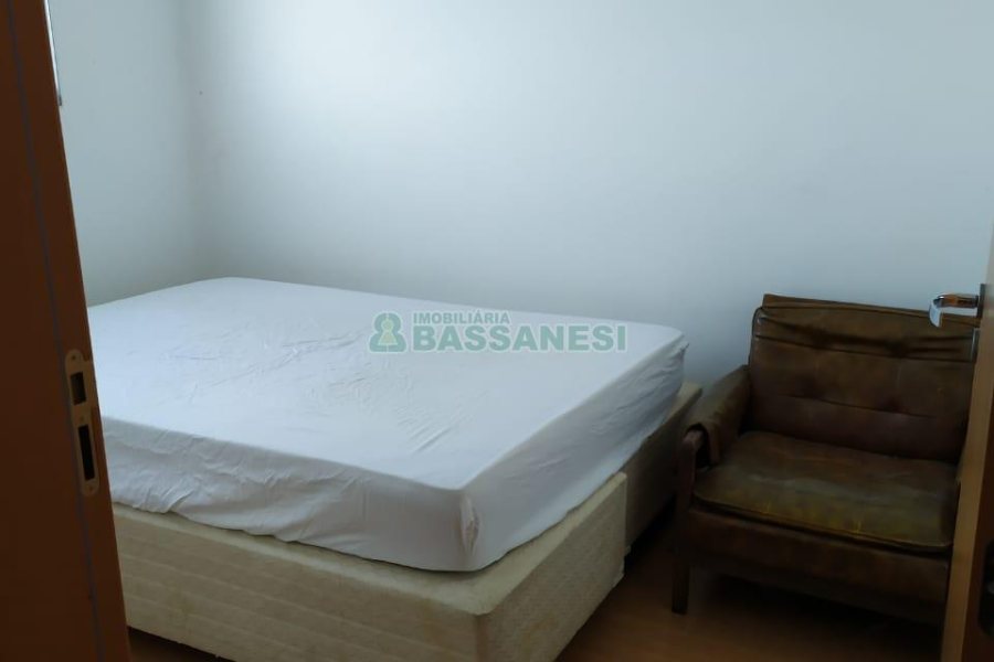 Apto Mobiliado com 41m², 2 dormitórios, 1 vaga, no bairro Bela Vista em Caxias do Sul para Comprar