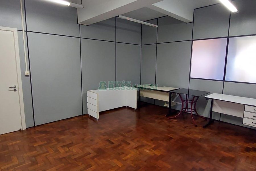 Sala com 185m², 1 vaga, no bairro Jardim América em Caxias do Sul para Alugar
