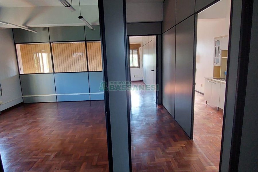 Sala com 185m², 1 vaga, no bairro Jardim América em Caxias do Sul para Alugar
