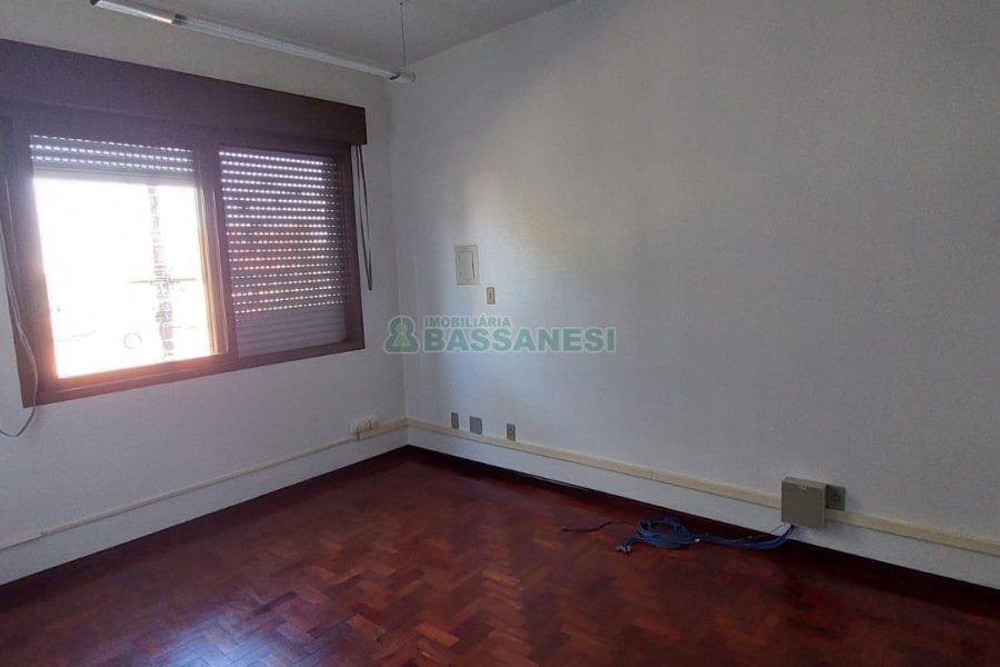 Sala com 185m², 1 vaga, no bairro Jardim América em Caxias do Sul para Alugar