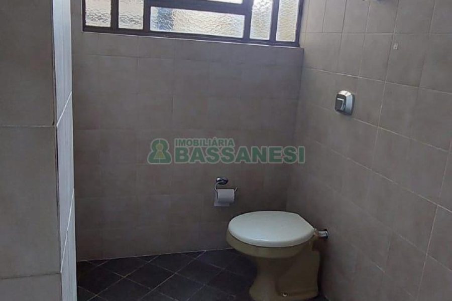 Sala com 185m², 1 vaga, no bairro Jardim América em Caxias do Sul para Alugar