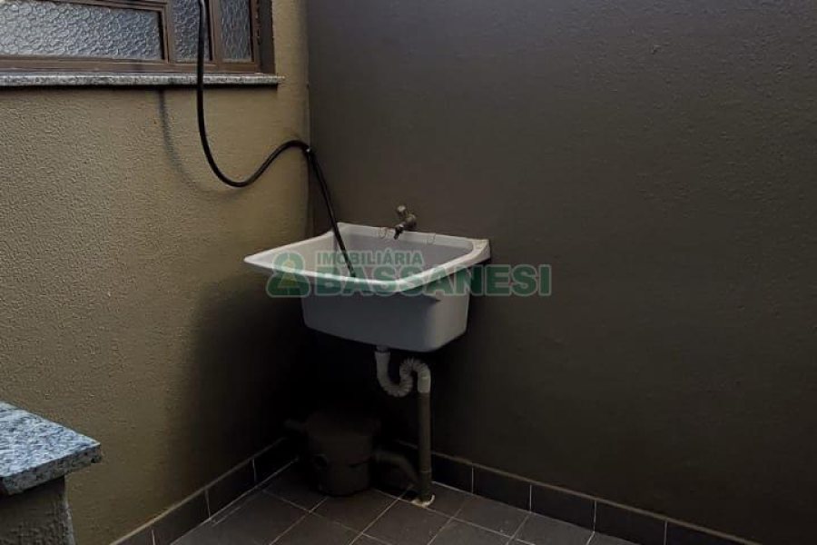 Sala com 185m², 1 vaga, no bairro Jardim América em Caxias do Sul para Alugar
