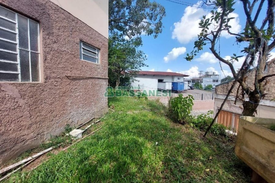 Casa Mobiliada com 157m², 2 dormitórios, no bairro Santa Catarina em Caxias do Sul para Comprar