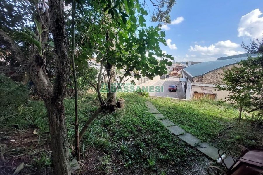 Casa Mobiliada com 157m², 2 dormitórios, no bairro Santa Catarina em Caxias do Sul para Comprar