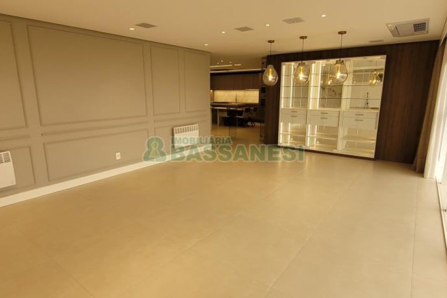 Apartamento com 178m², 2 dormitórios, 3 vagas, no bairro Centro em Caxias do Sul para Comprar