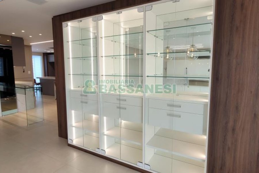 Apartamento com 178m², 2 dormitórios, 3 vagas, no bairro Centro em Caxias do Sul para Comprar