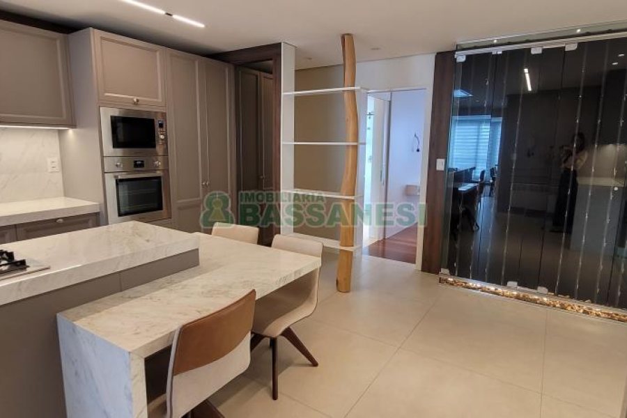 Apartamento com 178m², 2 dormitórios, 3 vagas, no bairro Centro em Caxias do Sul para Comprar