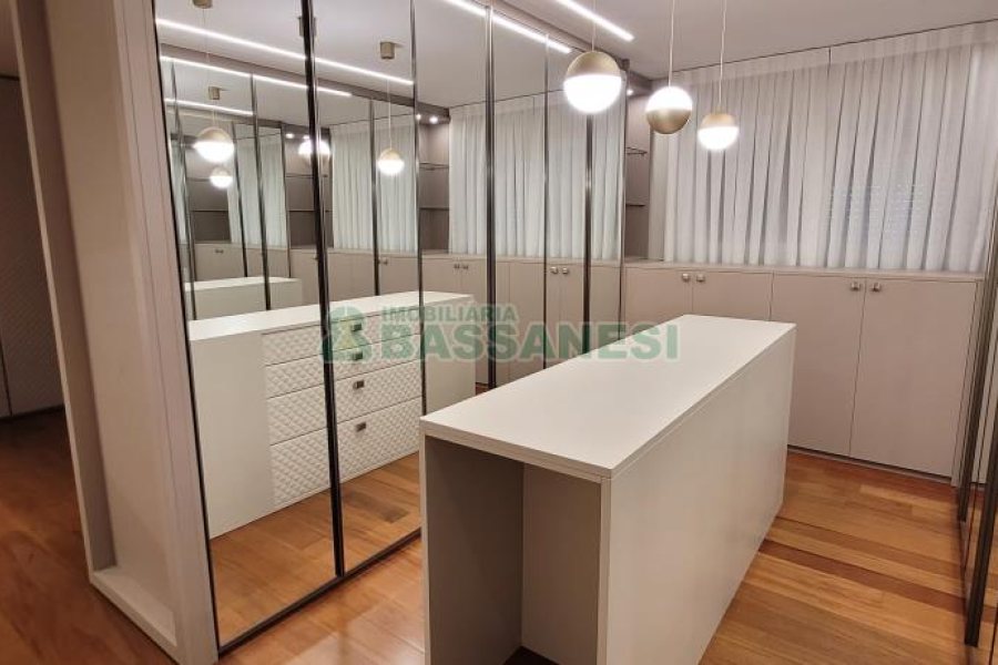 Apartamento com 178m², 2 dormitórios, 3 vagas, no bairro Centro em Caxias do Sul para Comprar