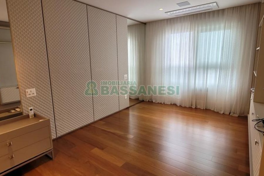 Apartamento com 178m², 2 dormitórios, 3 vagas, no bairro Centro em Caxias do Sul para Comprar