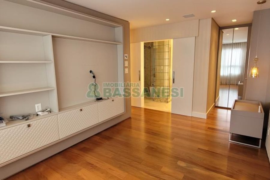 Apartamento com 178m², 2 dormitórios, 3 vagas, no bairro Centro em Caxias do Sul para Comprar