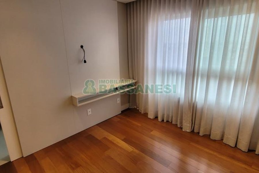 Apartamento com 178m², 2 dormitórios, 3 vagas, no bairro Centro em Caxias do Sul para Comprar