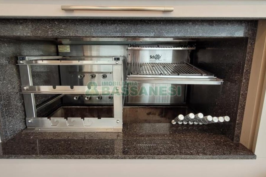 Apartamento com 178m², 2 dormitórios, 3 vagas, no bairro Centro em Caxias do Sul para Comprar