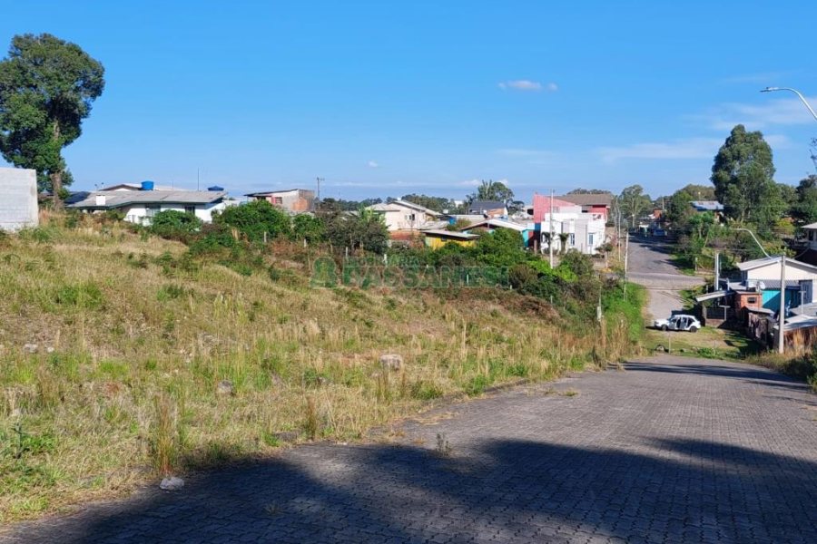 Terreno com 2531m², no bairro São Ciro em Caxias do Sul para Comprar