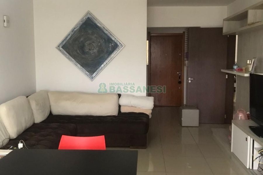 Apto Mobiliado com 112m², 2 dormitórios, 2 vagas, no bairro Cinqüentenário em Caxias do Sul para Comprar