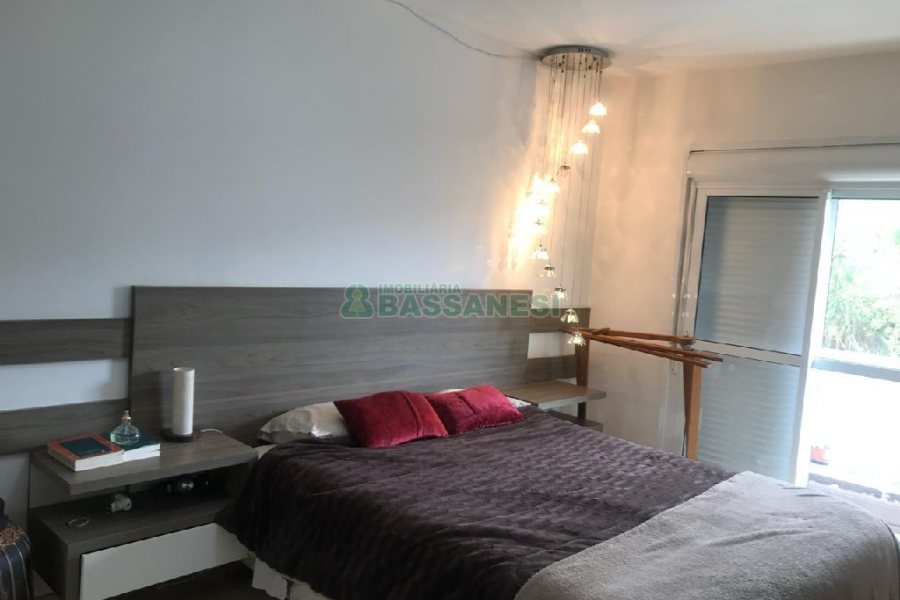 Apto Mobiliado com 112m², 2 dormitórios, 2 vagas, no bairro Cinqüentenário em Caxias do Sul para Comprar