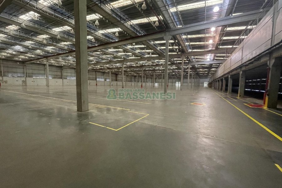 Pavilhão com 6000m², no bairro Cidade Nova em Caxias do Sul para Alugar
