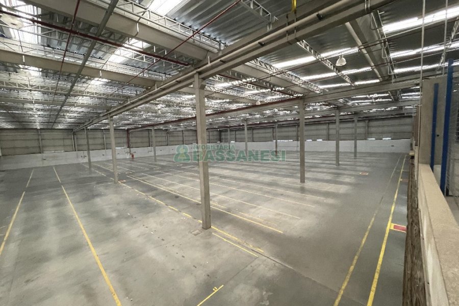 Pavilhão com 6000m², no bairro Cidade Nova em Caxias do Sul para Alugar