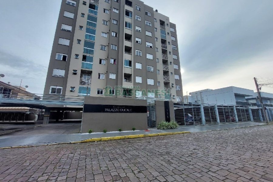 Apartamento com 60m², 2 dormitórios, 1 vaga, no bairro Planalto em Caxias do Sul para Alugar
