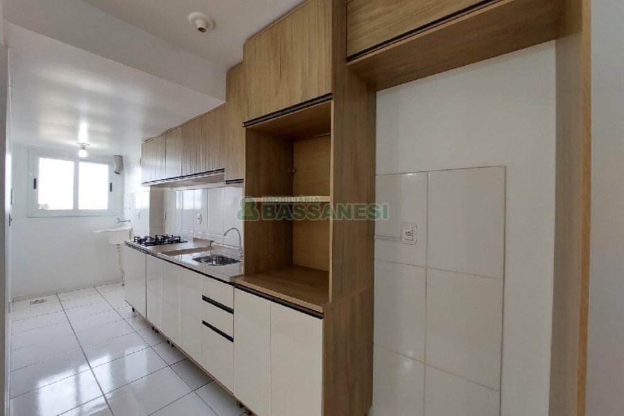 Apartamento com 60m², 2 dormitórios, 1 vaga, no bairro Planalto em Caxias do Sul para Alugar
