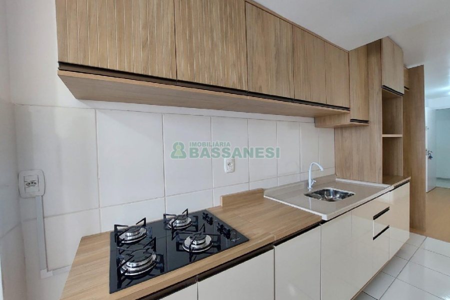 Apartamento com 60m², 2 dormitórios, 1 vaga, no bairro Planalto em Caxias do Sul para Alugar
