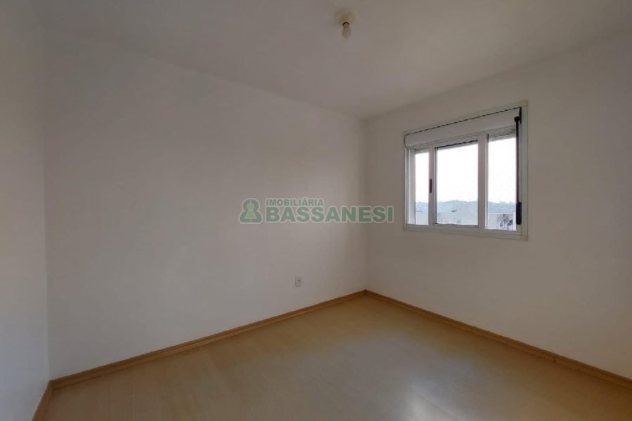 Apartamento com 60m², 2 dormitórios, 1 vaga, no bairro Planalto em Caxias do Sul para Alugar