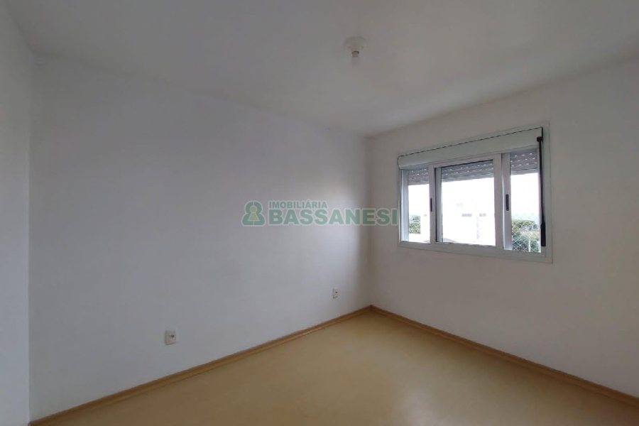 Apartamento com 60m², 2 dormitórios, 1 vaga, no bairro Planalto em Caxias do Sul para Alugar