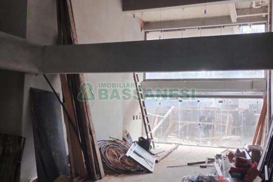 Loja com 160m², 1 vaga, no bairro Exposição em Caxias do Sul para Alugar