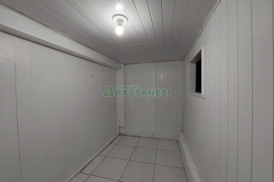 Casa com 54m², 2 dormitórios, no bairro Cinqüentenário em Caxias do Sul para Alugar