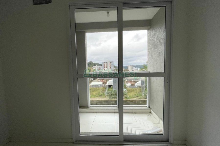 Apartamento com 45m², 2 dormitórios, 1 vaga, no bairro São Luiz em Caxias do Sul para Comprar