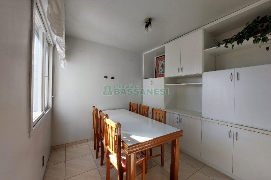 Apto Mobiliado com 107m², 3 dormitórios, 1 vaga, no bairro Rio Branco em Caxias do Sul para Alugar