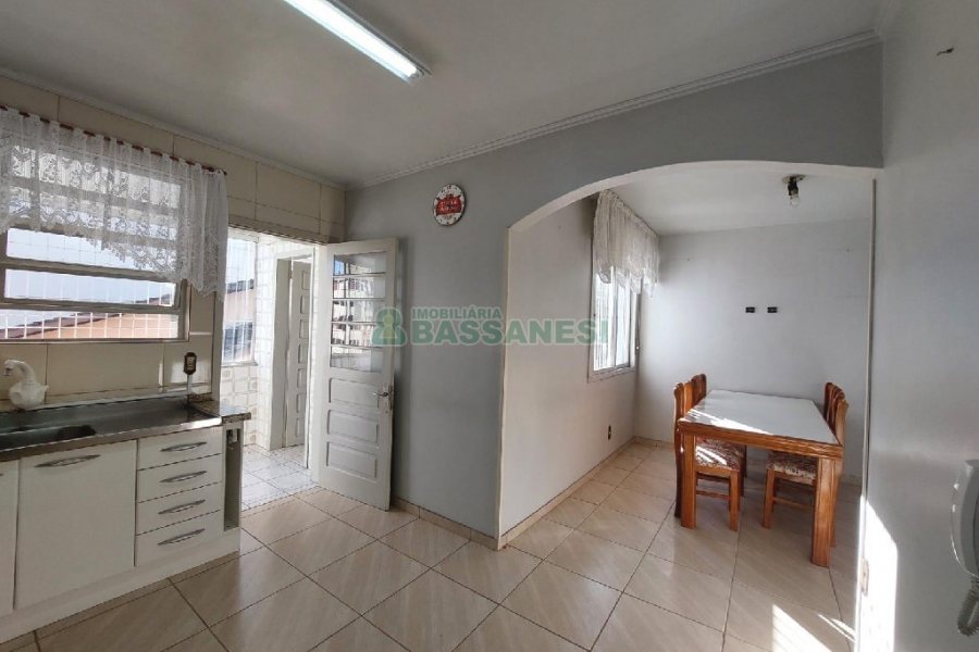 Apto Mobiliado com 107m², 3 dormitórios, 1 vaga, no bairro Rio Branco em Caxias do Sul para Alugar