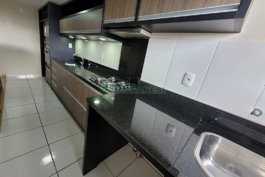 Apto Mobiliado com 58m², 2 dormitórios, 1 vaga, no bairro Planalto em Caxias do Sul para Alugar