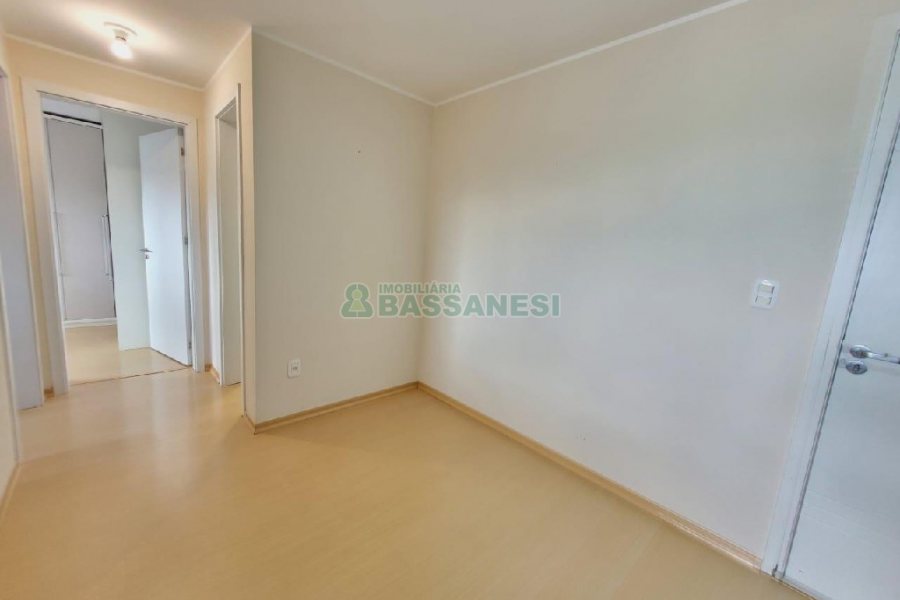 Apto Mobiliado com 58m², 2 dormitórios, 1 vaga, no bairro Planalto em Caxias do Sul para Alugar