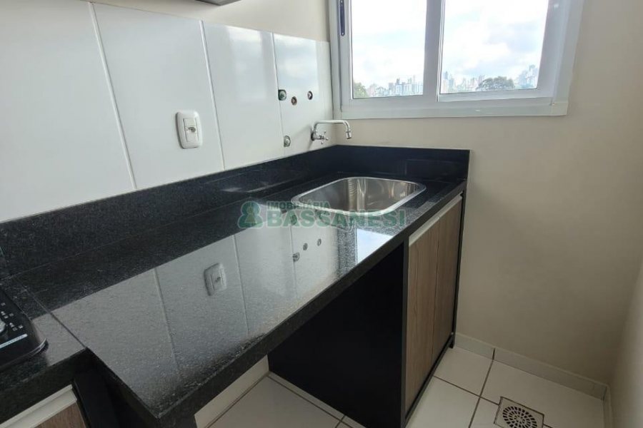 Apto Mobiliado com 58m², 2 dormitórios, 1 vaga, no bairro Planalto em Caxias do Sul para Alugar