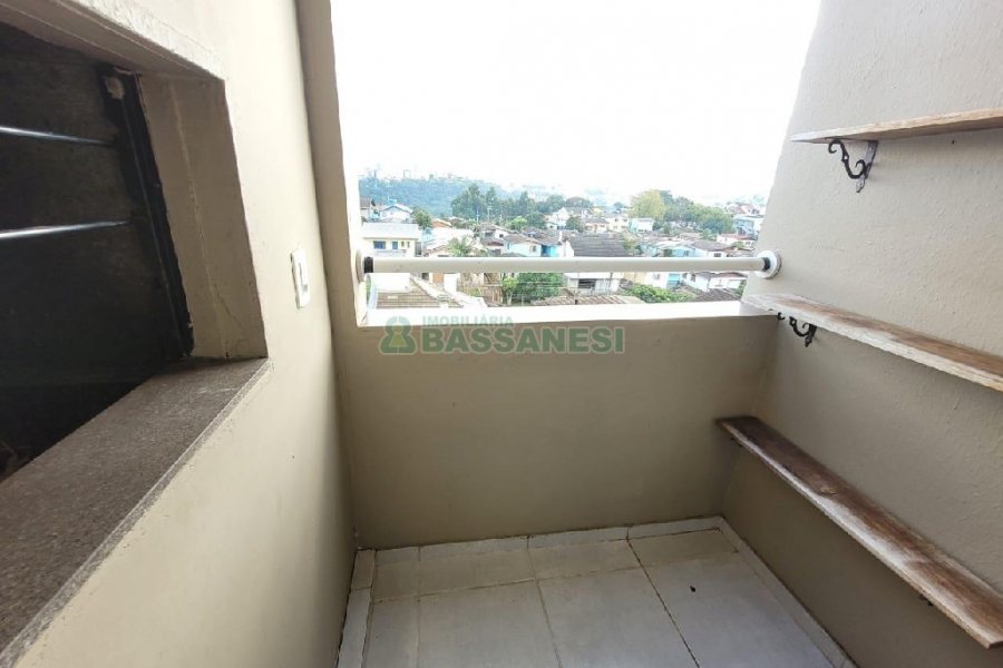 Apto Mobiliado com 58m², 2 dormitórios, 1 vaga, no bairro Planalto em Caxias do Sul para Alugar