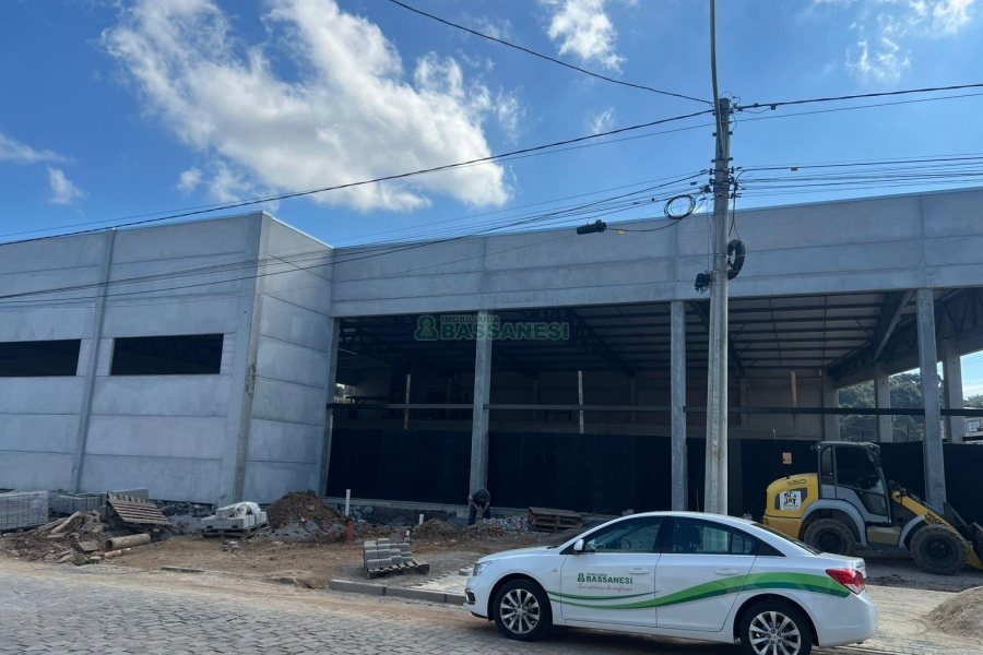 Loja com 1000m², no bairro São José em Caxias do Sul para Alugar