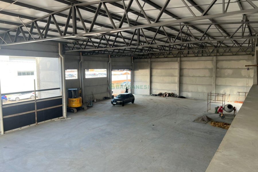 Loja com 1000m², no bairro São José em Caxias do Sul para Alugar