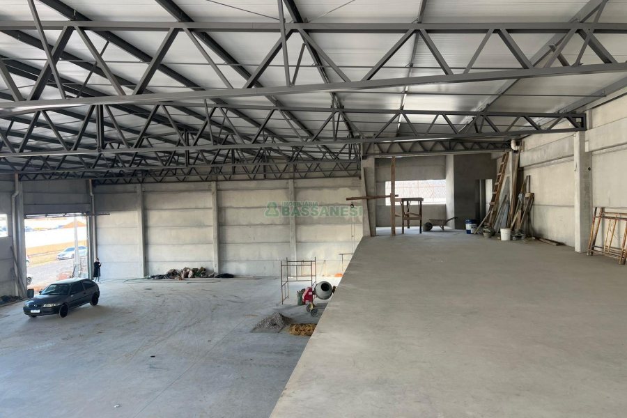 Loja com 1000m², no bairro São José em Caxias do Sul para Alugar