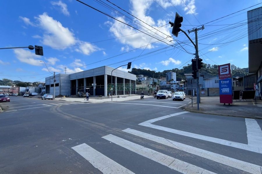Loja com 1000m², no bairro São José em Caxias do Sul para Alugar