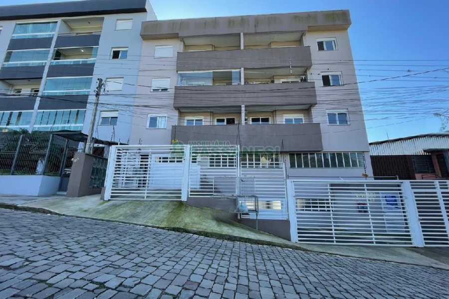 Apartamento com 72m², 2 dormitórios, 2 vagas, no bairro Salgado Filho em Caxias do Sul para Comprar
