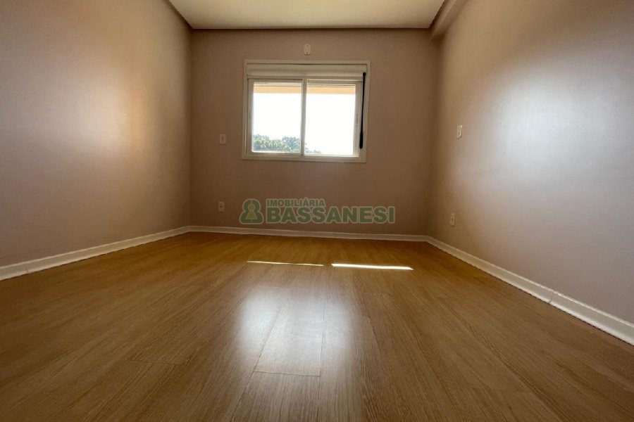 Apartamento com 72m², 2 dormitórios, 2 vagas, no bairro Salgado Filho em Caxias do Sul para Comprar