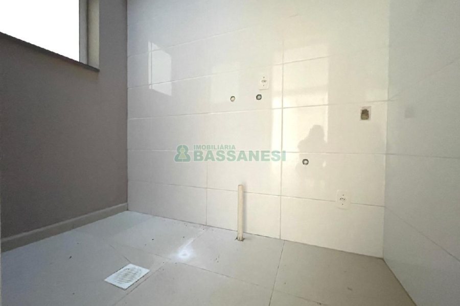 Apartamento com 72m², 2 dormitórios, 2 vagas, no bairro Salgado Filho em Caxias do Sul para Comprar